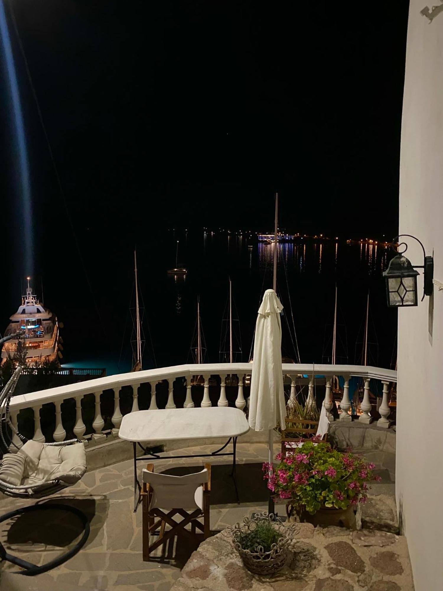 Kasteli Suite Poros Town Exterior photo