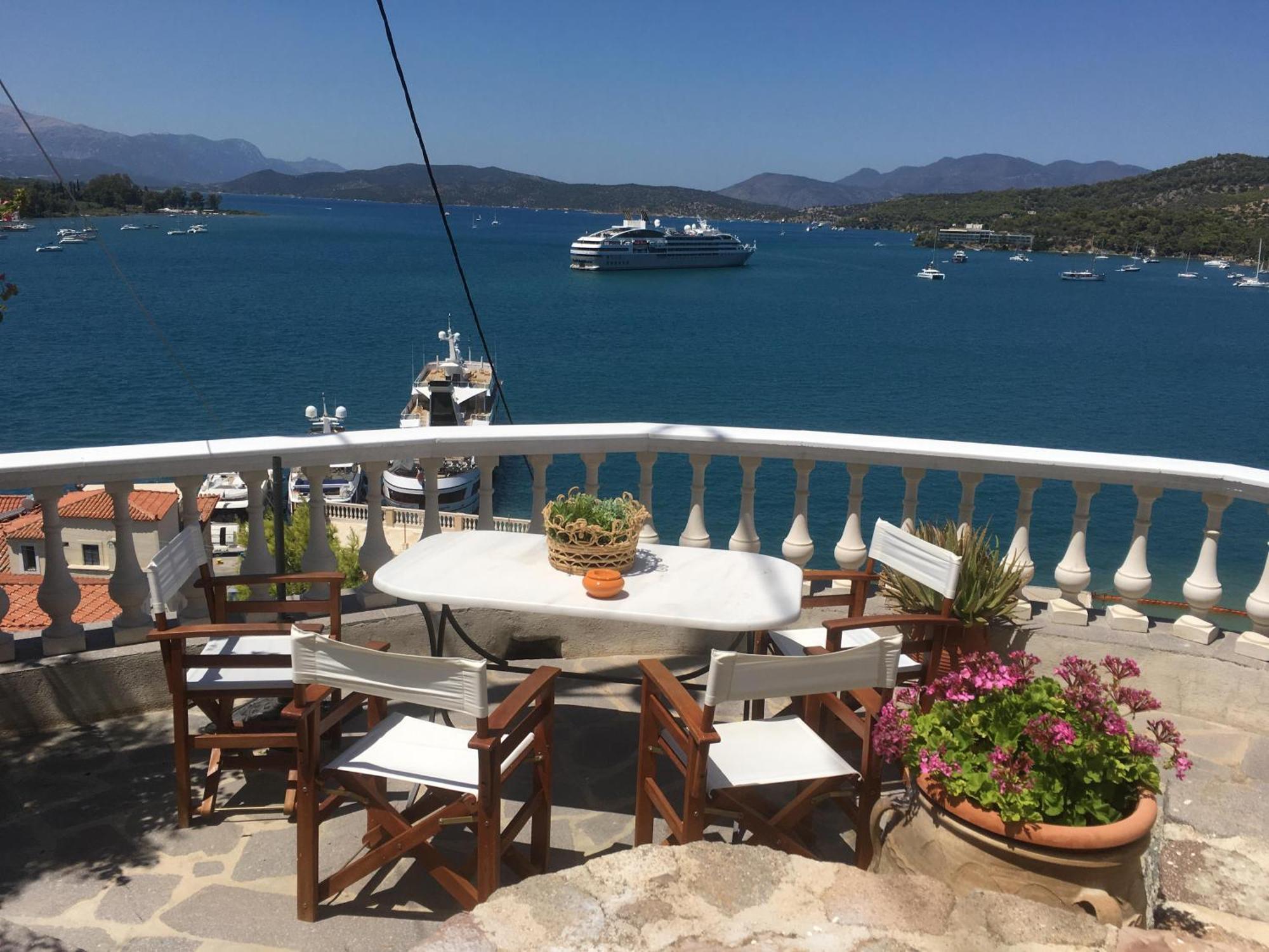 Kasteli Suite Poros Town Exterior photo